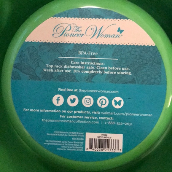 The Pioneer Woman Pet Bowl - Picture 4 of 5